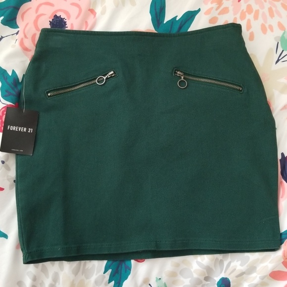 Forever 21 Mini-Skirt - Picture 1 of 3